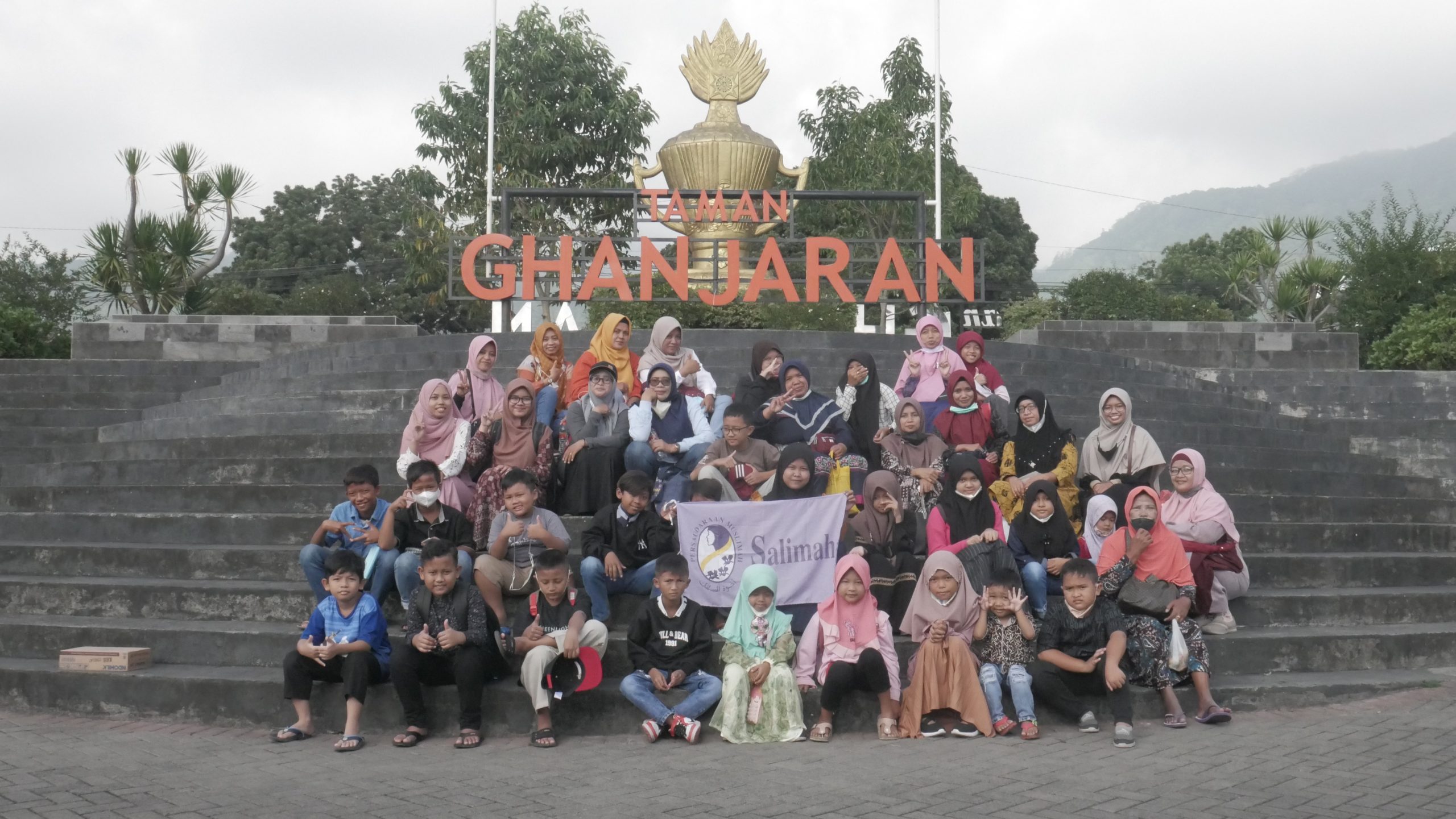 Salimah Mojokerto Wisata Bersama Anak Yatim