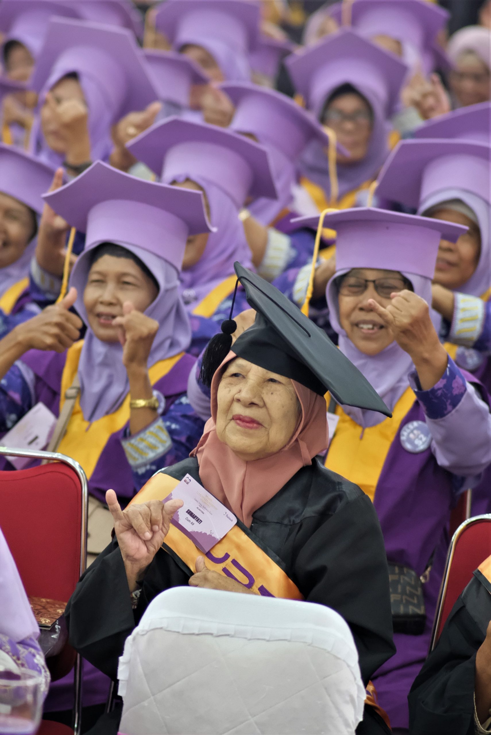 Wisuda Sekolah Lansia Salimah 2023, Gubernur Berterima Kasih Pada Siswa Salsa