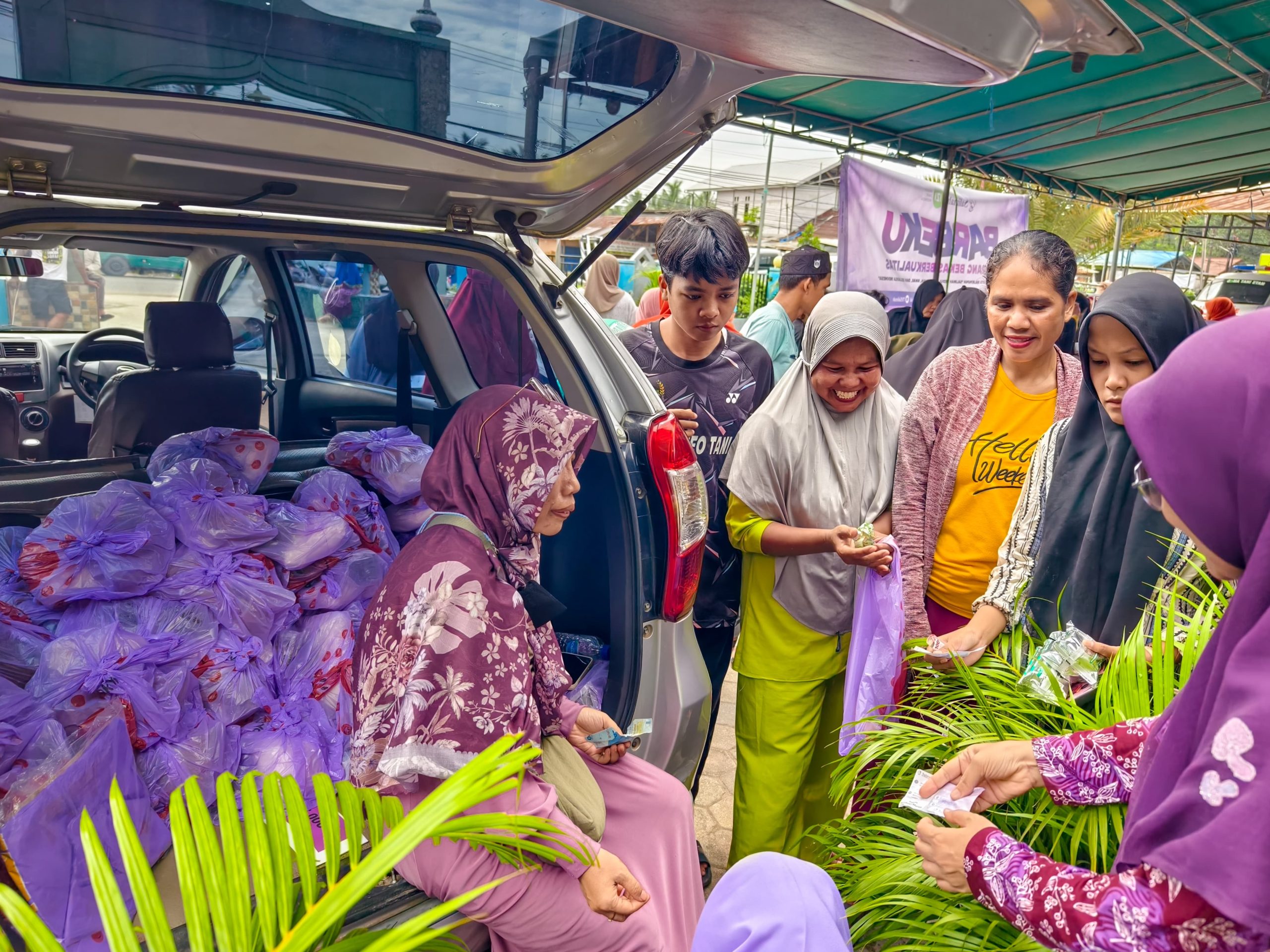 Memperingati Hari Ibu, Salimah Balikpapan Bersama Laznas IZI Kaltim Adakan Bakti Sosial