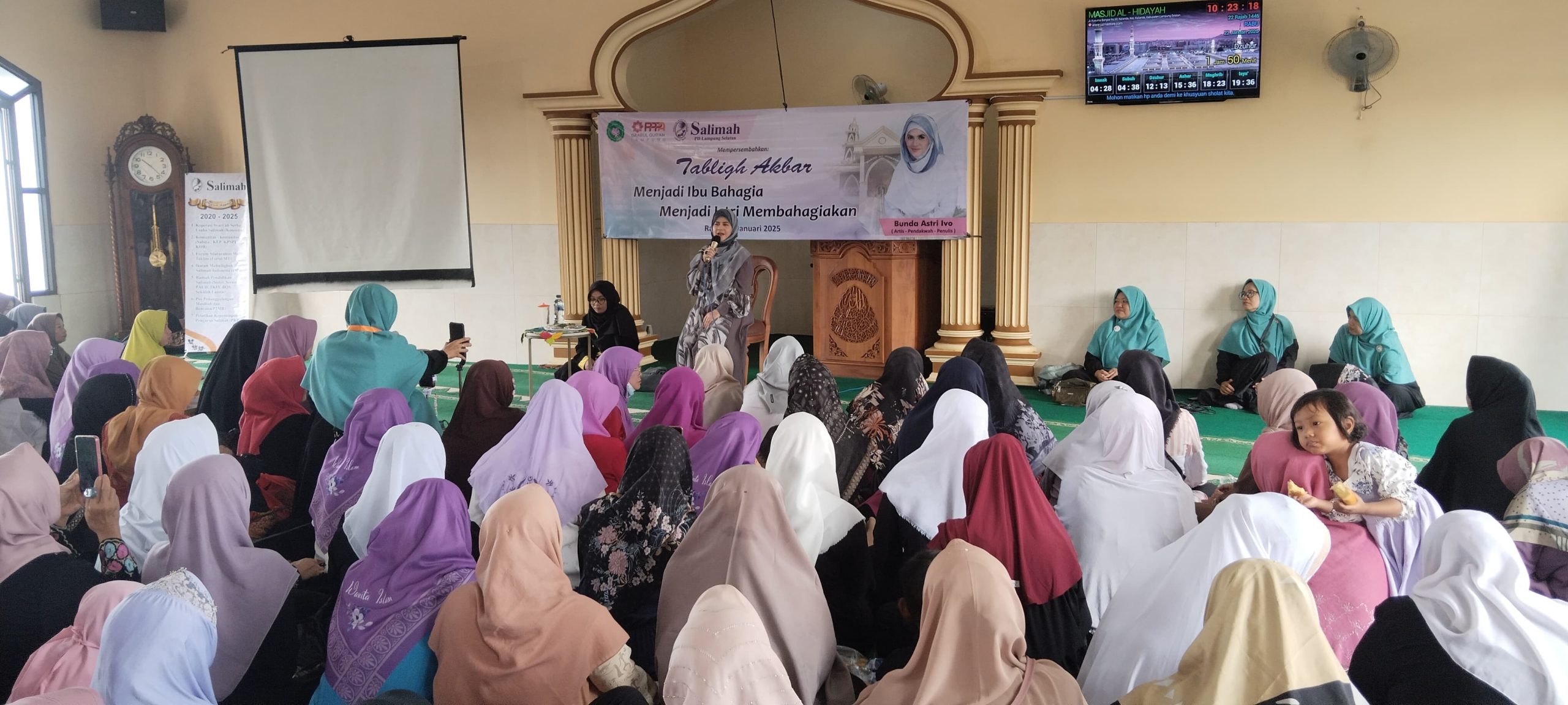 Astri Ivo Ajak Para Ibu Bahagiakan Orang Lain