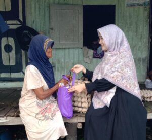 Ukir Kebahagiaan di Ramadan, Salimah Kotim Bagikan Hampers untuk Yatim dan Dhu’afa