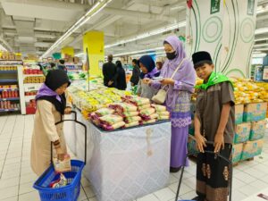 Shopping Bersama Anak Yatim, Salimah Pangkalpinang dan Yakesma Hadirkan Kebahagiaan Jelang Lebaran