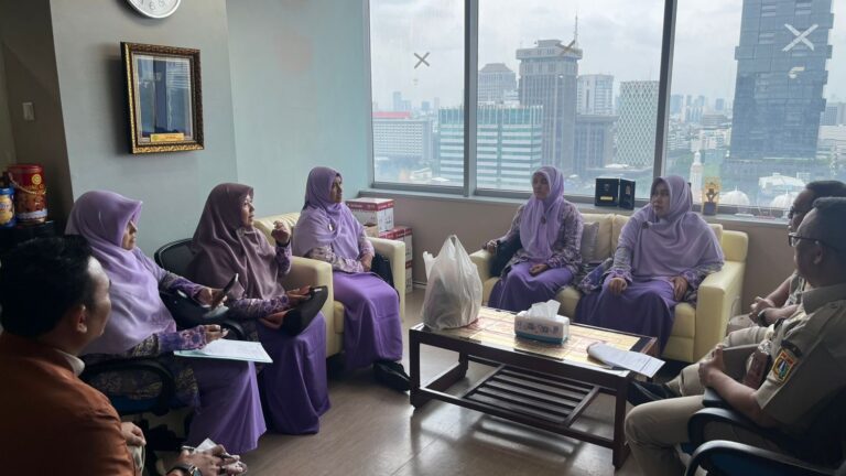 6f5189b8-d314-4aac-9340-4c56447ef97c