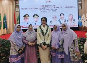 Salimah Hadiri Pelantikan BPW Klub Banten