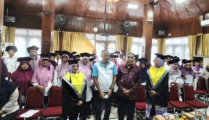 Salimah Surakarta Mewisuda 40 Siswa Sekolah Lansia