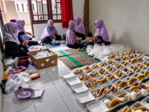 Salimah Bojonggede Salurkan Ratusan Paket Nasi dan Beras melalui Program Bernas