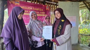 Wisuda Tahfizh Aisyah Al Amin, 12 Santriwati Ukir Capaian Hafalan Al-Qur’an
