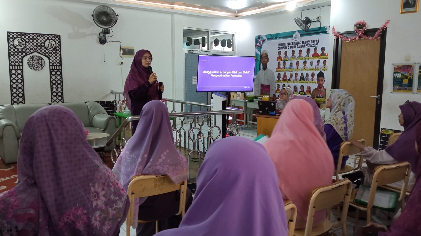 Pelatihan AI Lengkapi Rapat Pleno Salimah Jakarta